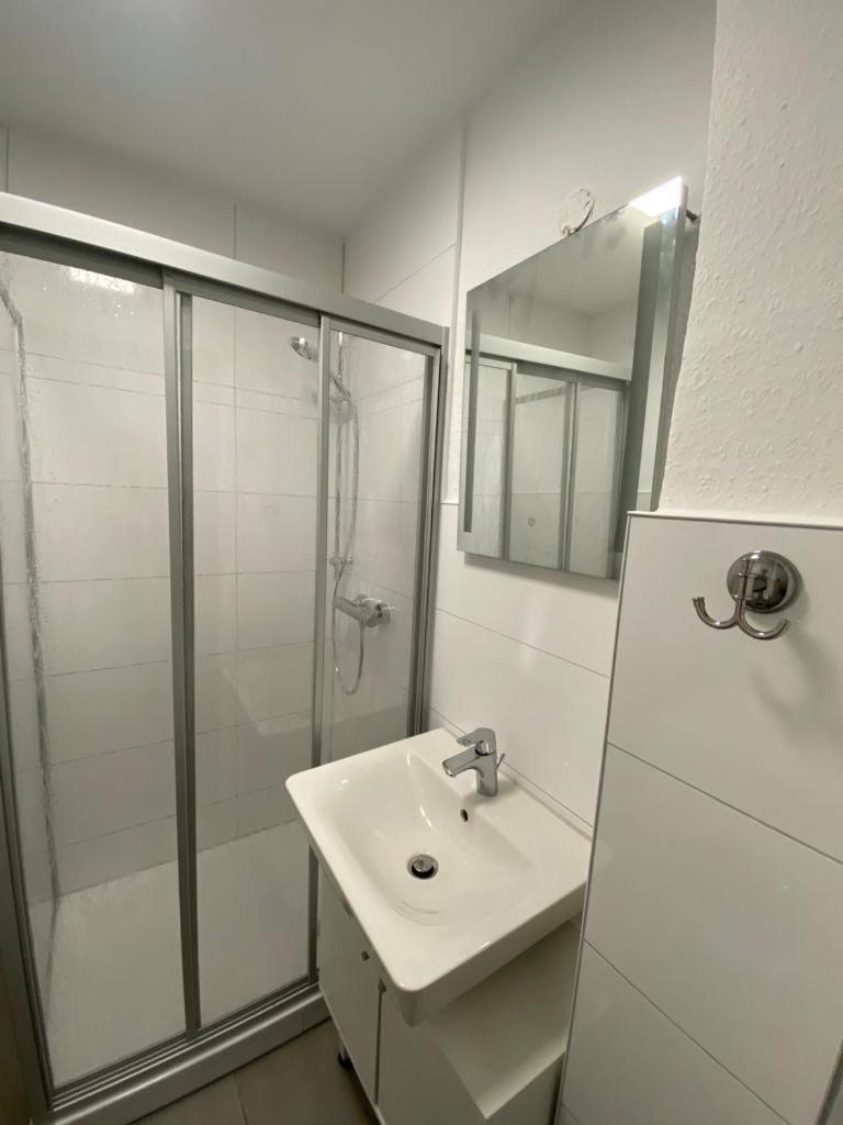 Zur Schleuse - Ferienwohnung Bis 6 Personen Mit Gem Garten Росток Экстерьер фото